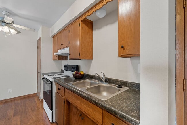 Interior Photo - Appleton Apts
