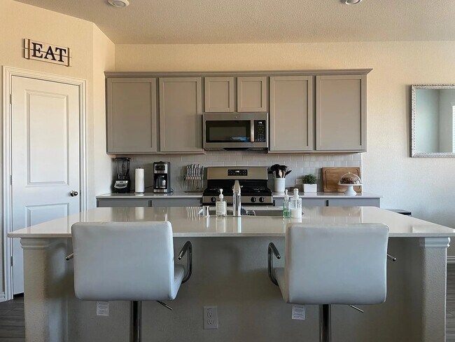 Building Photo - 2130 Clarion Dr