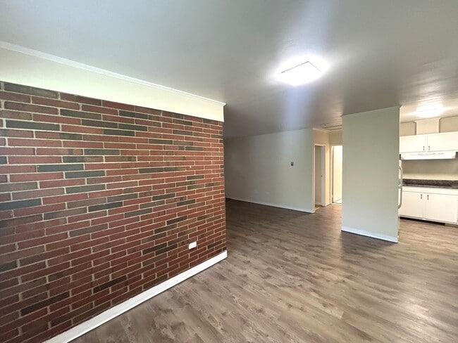 Building Photo - 100 Venita Dr