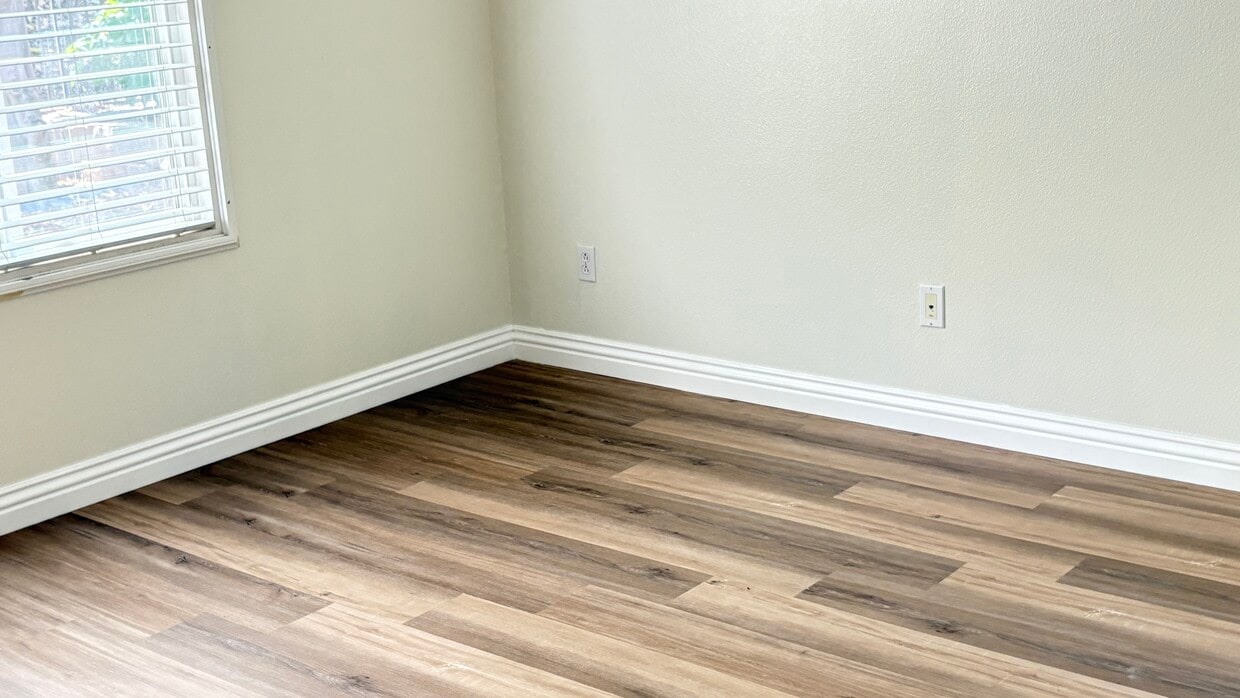 Building Photo - 9175 Pinyon Point Ct