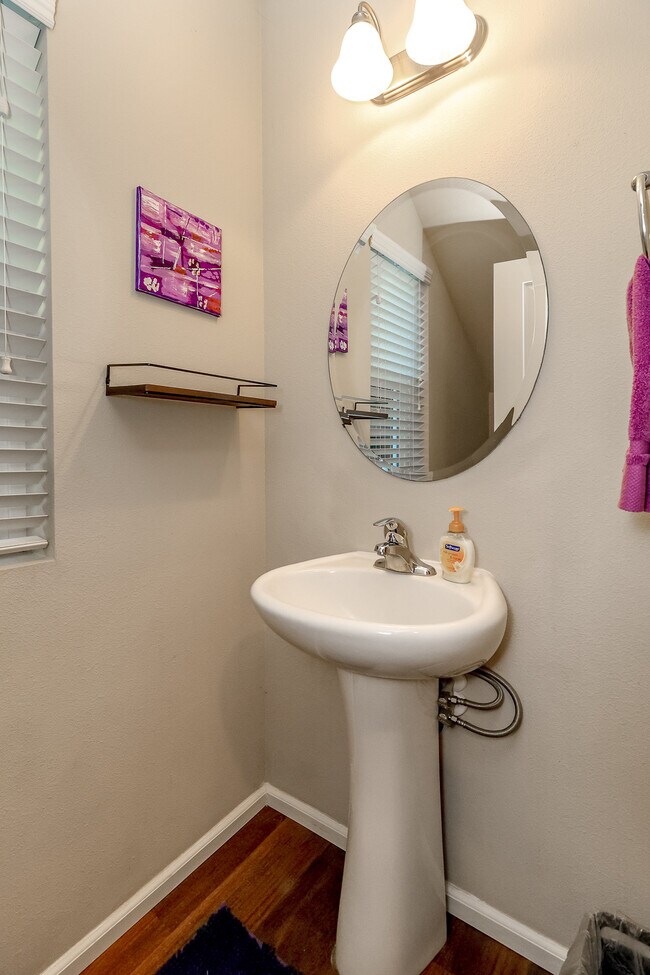 Foto del edificio - 3947 Jett Ln NE