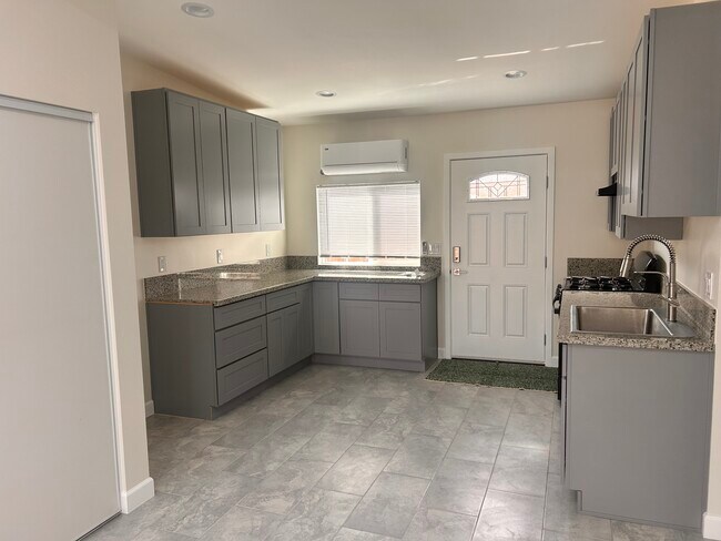 Building Photo - 8418 Stewart and Gray Rd