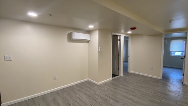 Building Photo - 2710 Dothan Plz