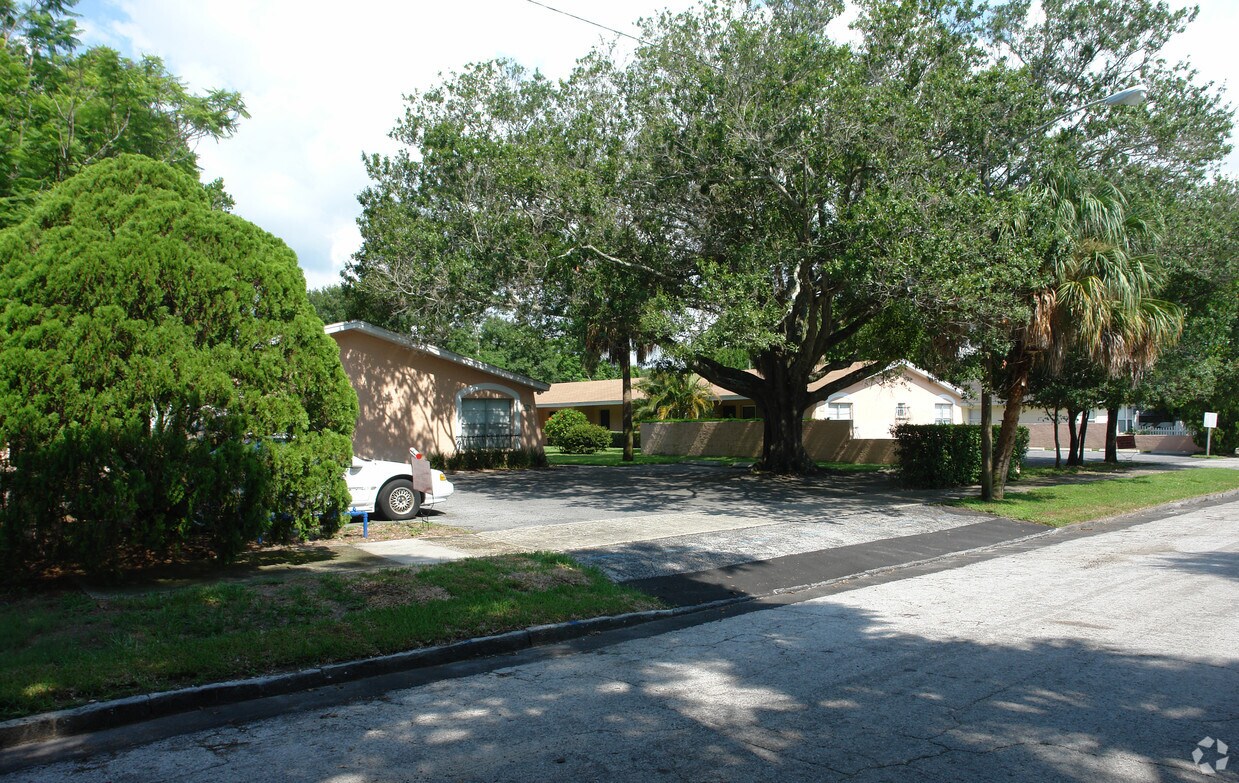 Primary Photo - Alberta Apartments