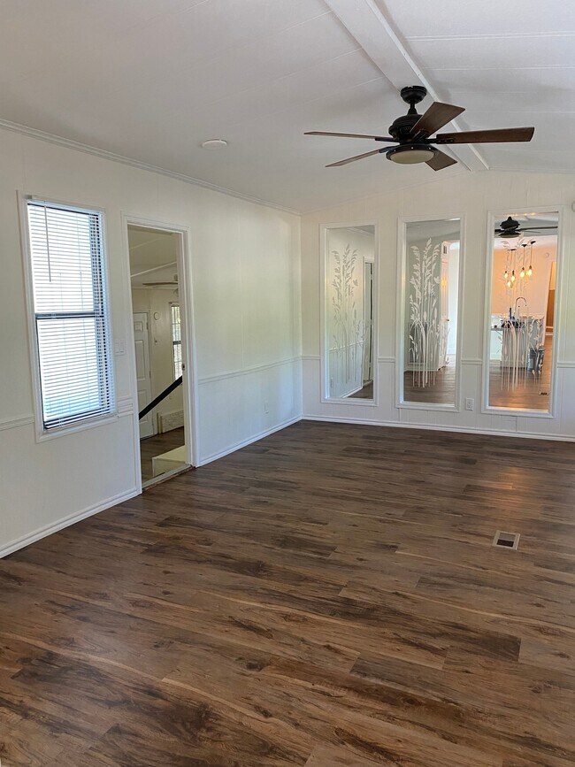 Building Photo - 114 Heathcliff Rd