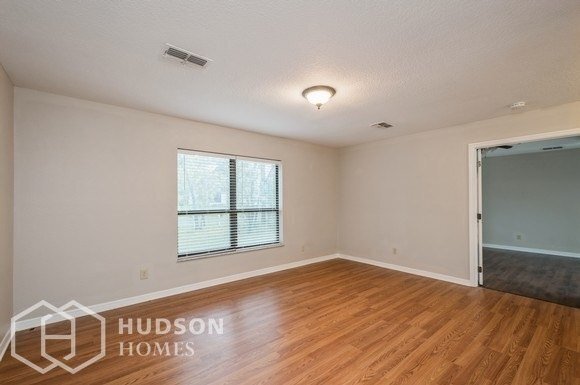 Building Photo - Multiple Applications Received! 17 Milbark...