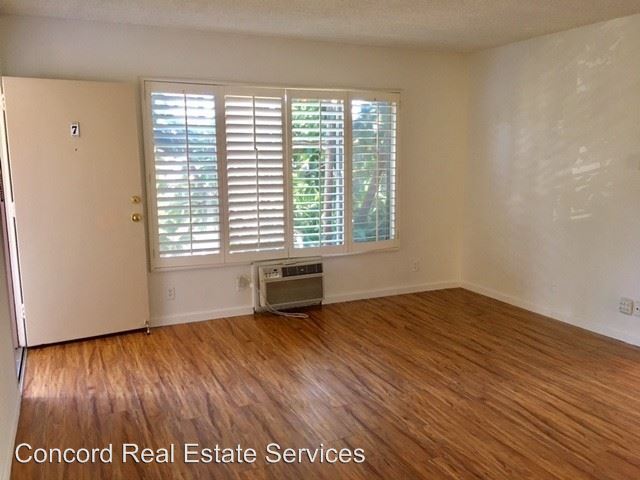 Foto del edificio - 2332 N Beverly Glen Blvd