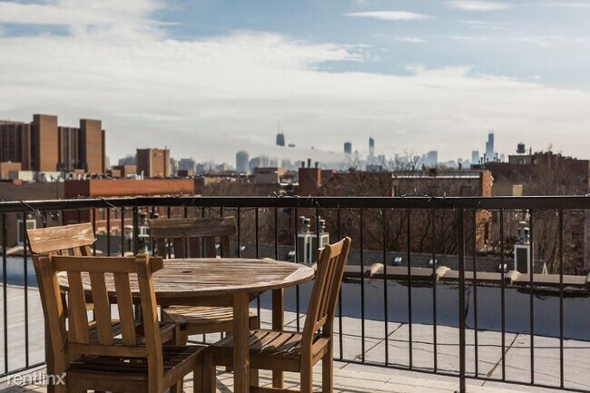 Foto del edificio - 3105 N Sheffield Ave