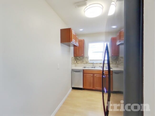Building Photo - 2305 Cutler Ct