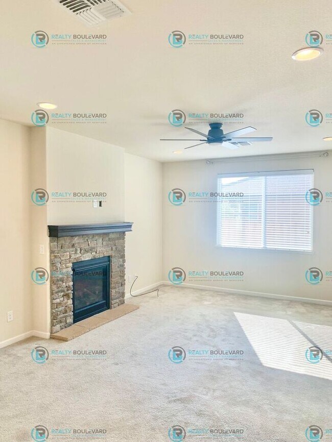 Foto del edificio - 7052 Diversey Dr