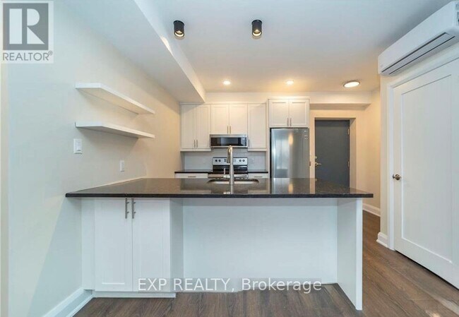 Photo du bâtiment - 33 Maple Grove Rd