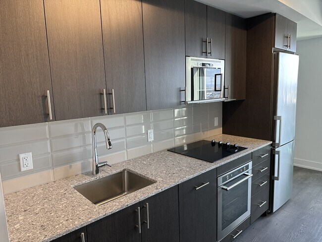 Photo du bâtiment - 1019 Simcoe St N