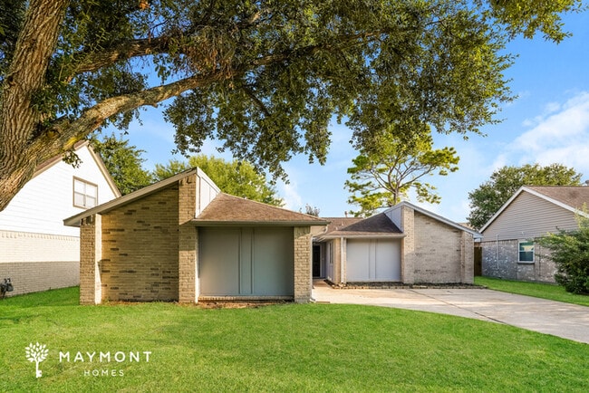 Building Photo - 10936 Pinewood Ct