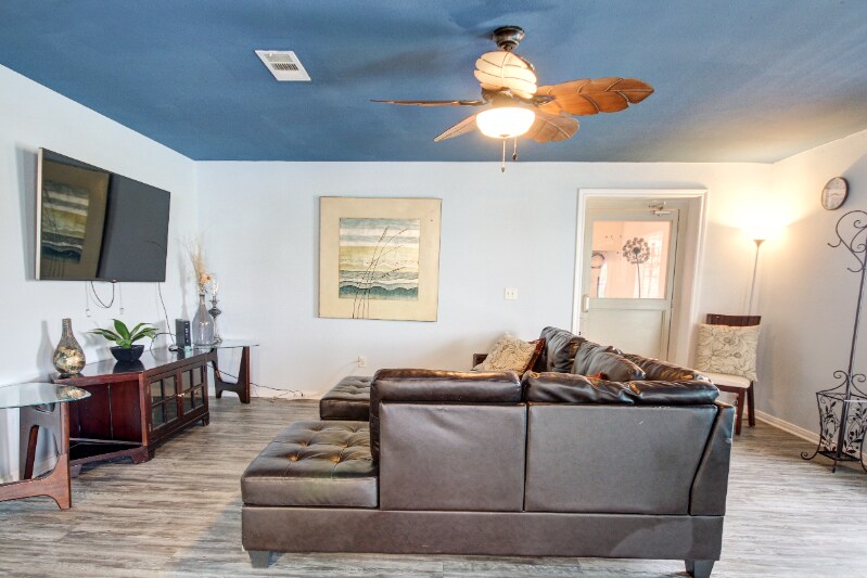 641 4th St, San Leon, TX 77539 House Rental in San Leon, TX