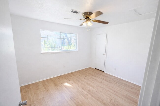 Building Photo - 10818 Long Gate Dr