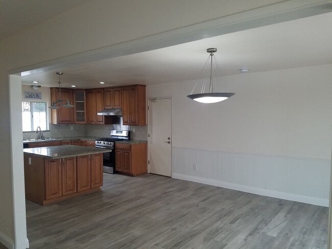 Building Photo - Single Story Home- Bonita!
