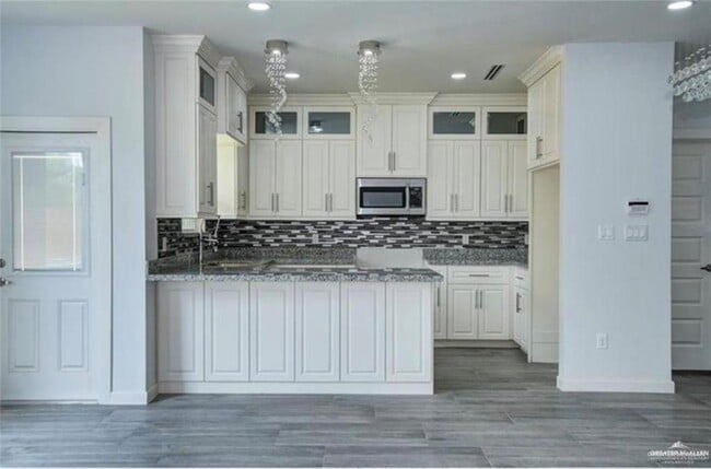 Foto del edificio - 18 Sunset Dr