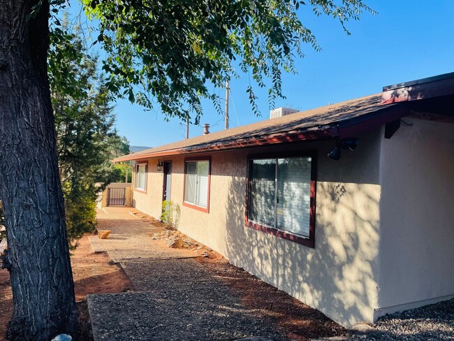 Foto del edificio - Red Rock Loop Home