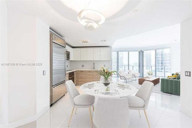 Photo - 1300 Brickell Bay Dr Apartment