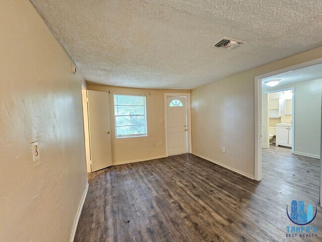 Building Photo - 1504 E 99th Ave