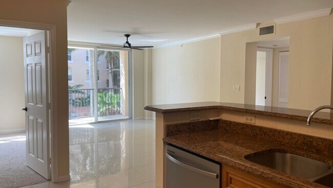 Building Photo - 1801 N Flagler Dr