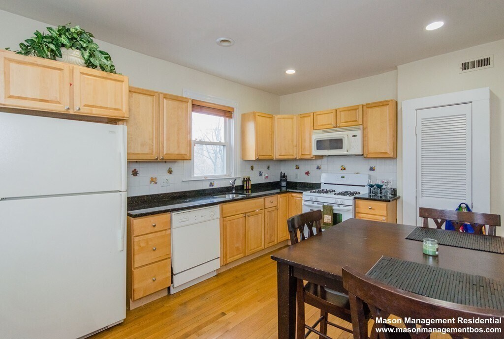 Foto principal - 126 Minden St