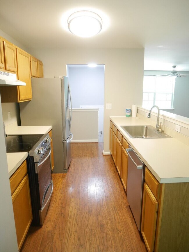 Foto del edificio - Spacious 3-Bedroom Single-Family Home in E...