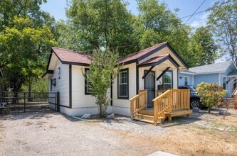 Building Photo - 270 Oelkers St