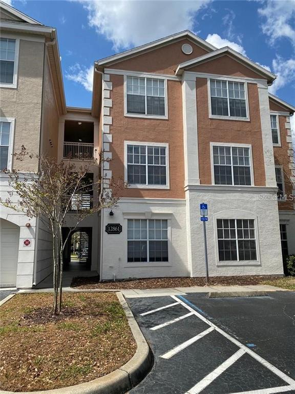 Building Photo - 12861 Madison Pointe Cir