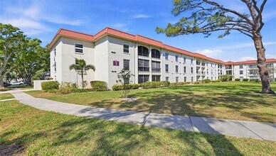 Building Photo - 2700 Bayshore Blvd