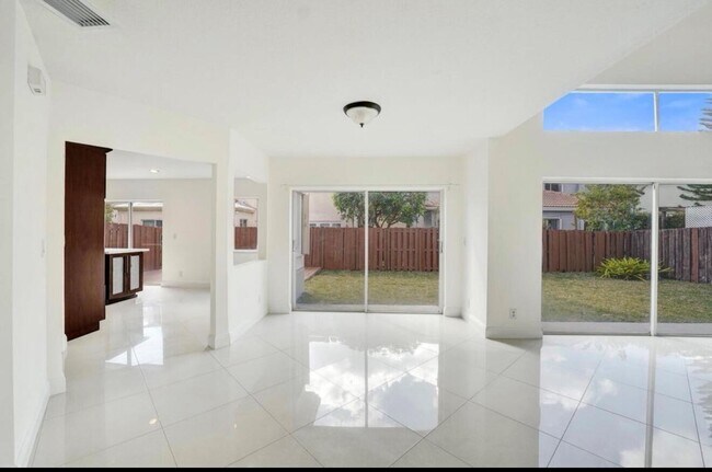 Building Photo - 11208 Rhapsody Rd