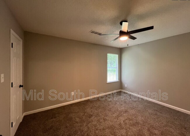 Foto del edificio - 15 Haas Ave