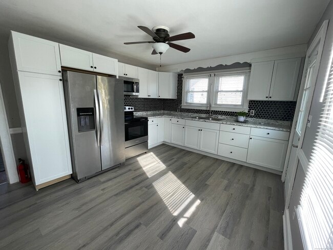 Building Photo - 31 Francis Ave