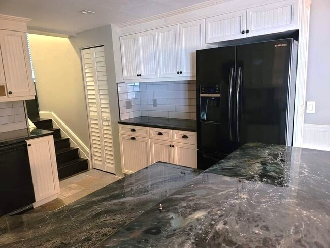 Building Photo - 3104 21st St W