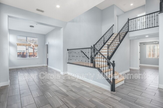 Foto del edificio - 812 Shasta Daisy Dr