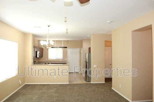 Foto del edificio - 9225 W Milkweed Loop
