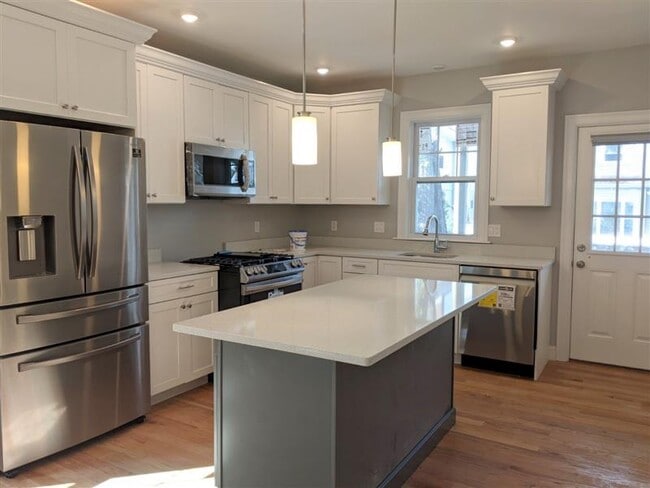 Foto del edificio - 16 Bowen Ave