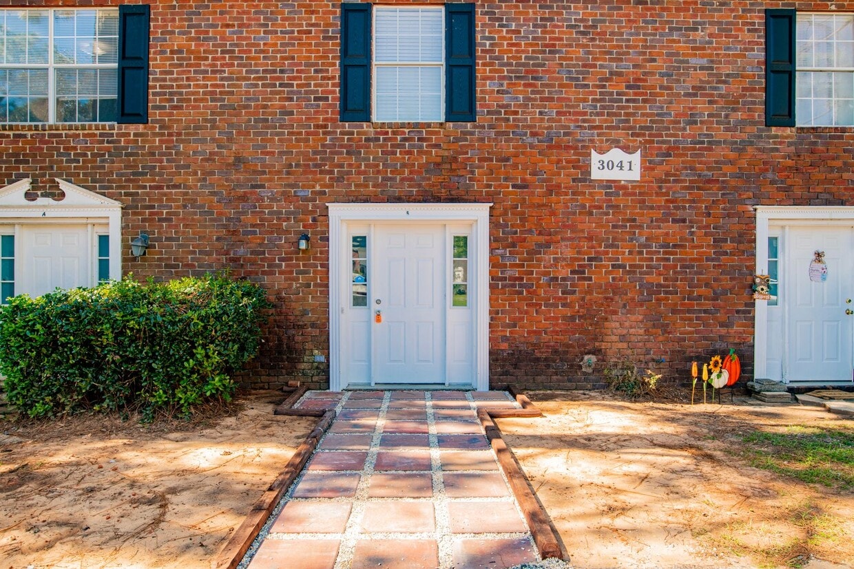 Primary Photo - Conveniently Located Furnished Townhome in...