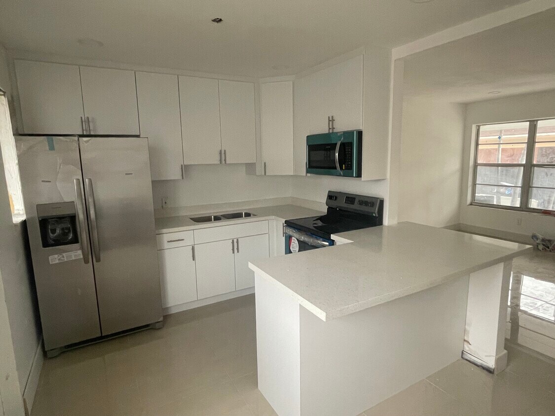 Foto del edificio - 181 NE 168th St