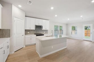 Building Photo - 2204 Dunbar Dr