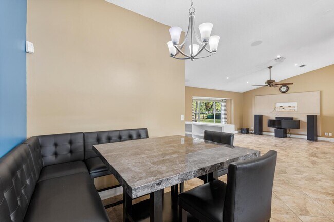 Foto del edificio - 14116 83rd Ln N