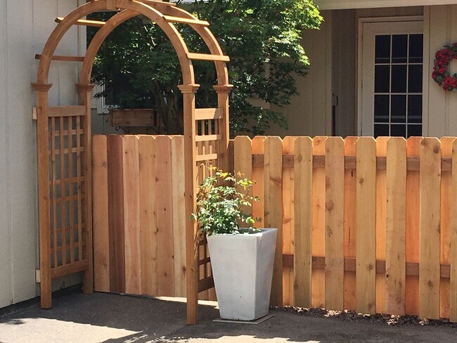 Foto del edificio - Bright 2 bedroom, 1 bath in a Private community with surrounding amenities in Hillsboro Magnolia ...