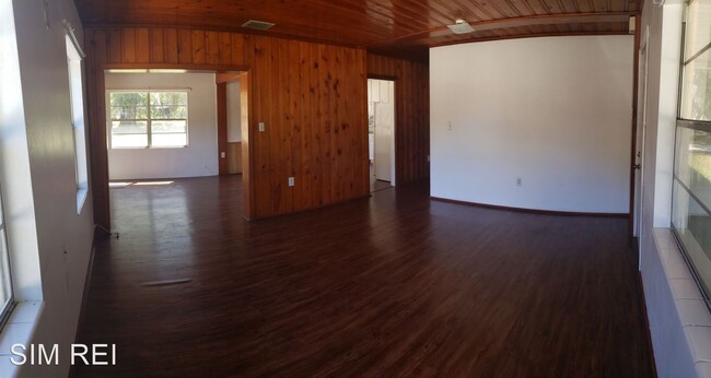 Building Photo - 3 br, 1 bath House - 1603 Center St