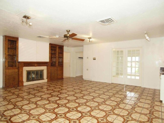 Building Photo - 426 Miramar Pl