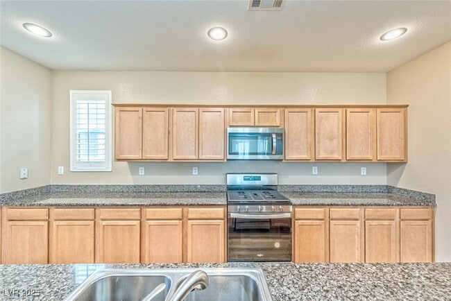 Building Photo - 3225 Jevonda Ave