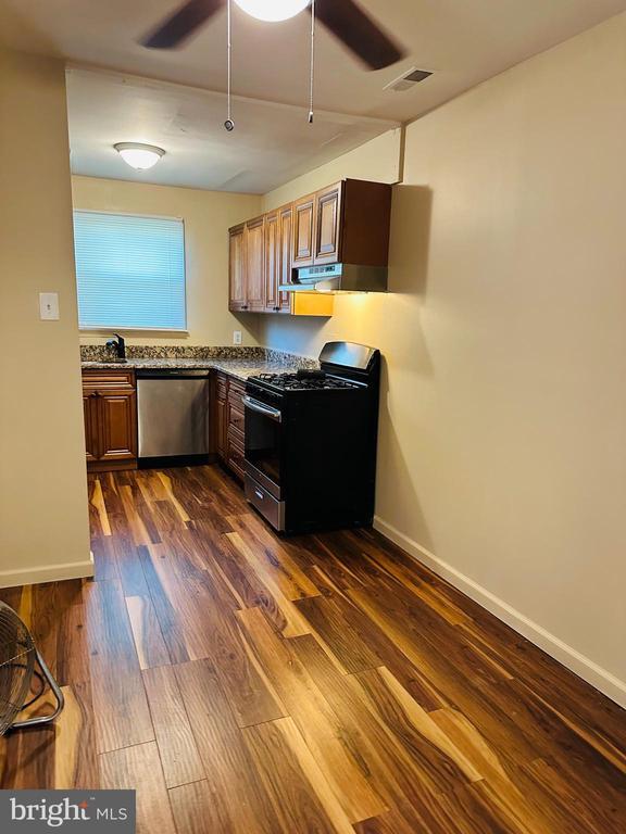 Foto del edificio - 4 Scotch Pine Dr