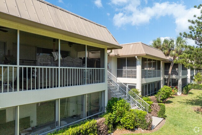 1549 Sandpiper St Naples, FL 34102 - Royal Bay Villas