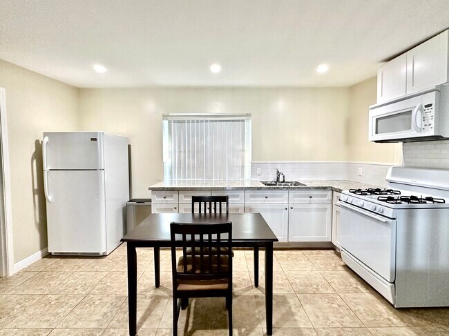 Foto del edificio - 20425 Aetna St