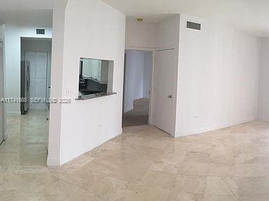 Building Photo - 888 Brickell Key Dr