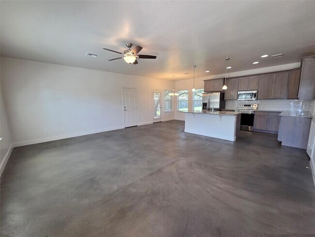 Foto del edificio - 800 Woodview Dr